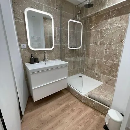 Duplex Sous Les Toits Apartment Riez Exterior photo